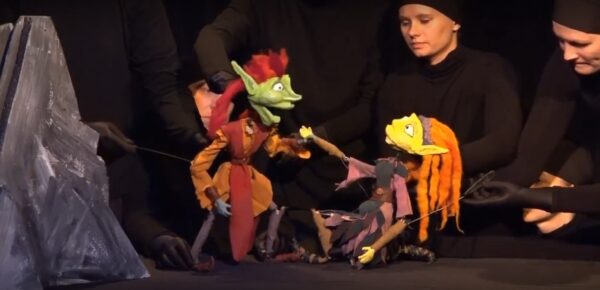 A puppet performance by Phantom Chorus Theatre.